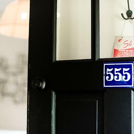Studio 555 Granville Екстериор снимка